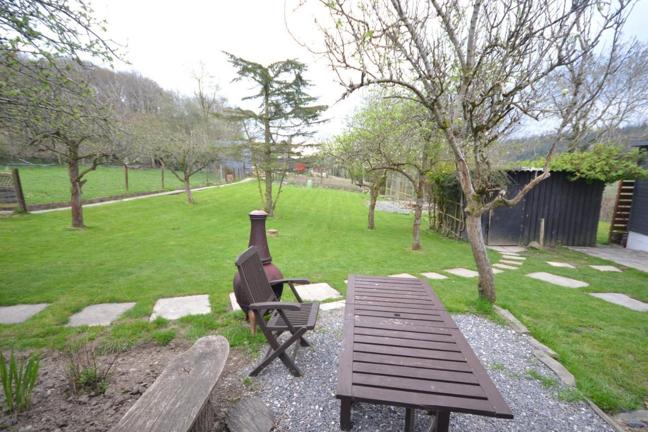 Stunning 2-Bed Cabin In Nantglyn Denbigh Exterior photo