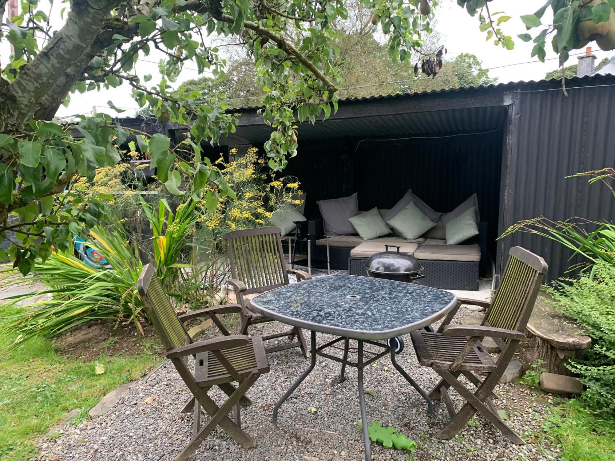 Stunning 2-Bed Cabin In Nantglyn Denbigh Exterior photo