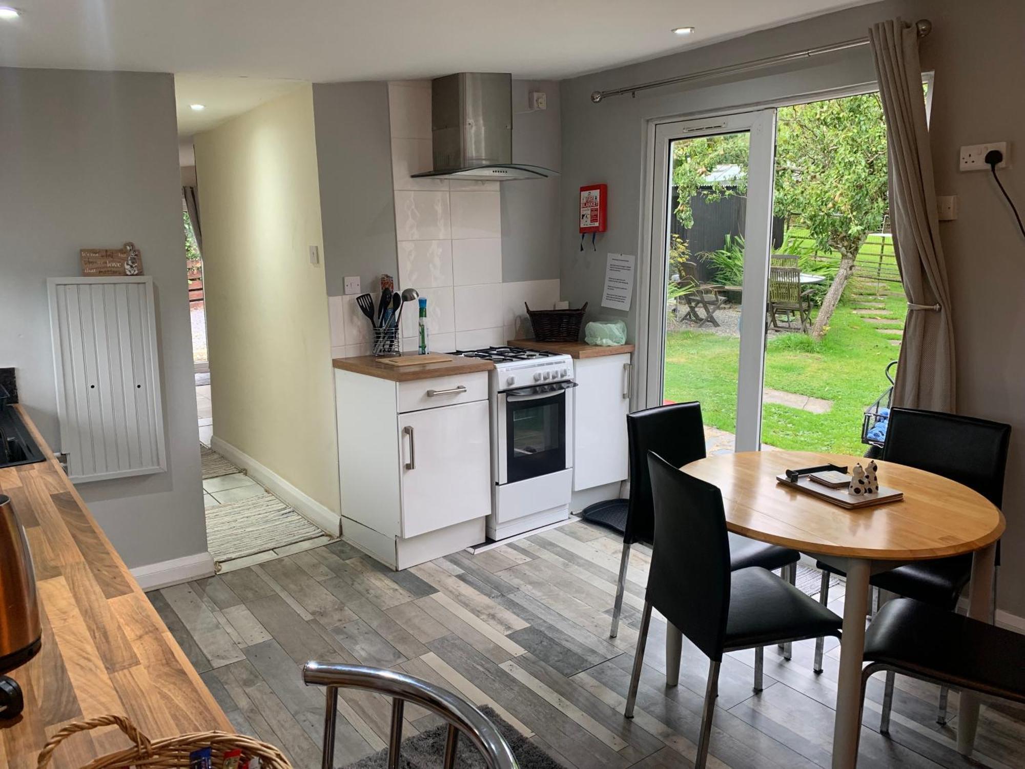 Stunning 2-Bed Cabin In Nantglyn Denbigh Exterior photo