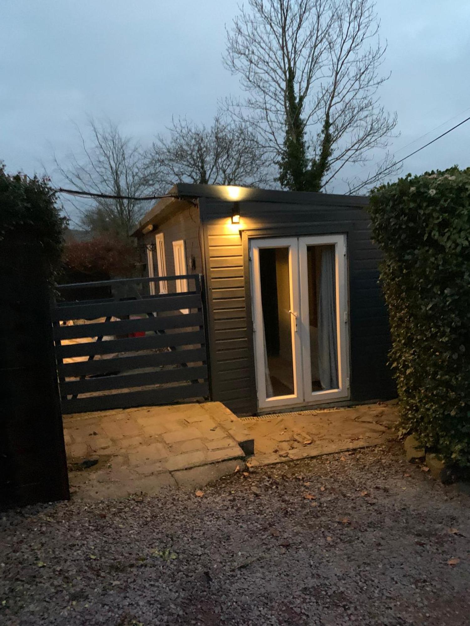 Stunning 2-Bed Cabin In Nantglyn Denbigh Exterior photo